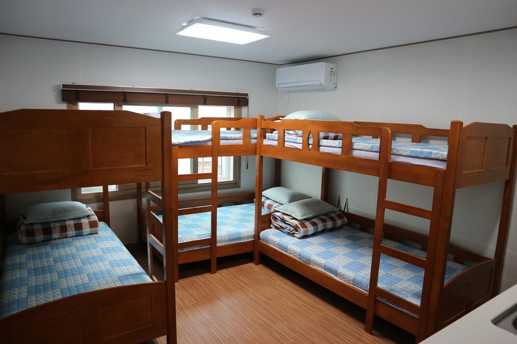 Blue Island Guesthouse Σεογκουίπο Εξωτερικό φωτογραφία